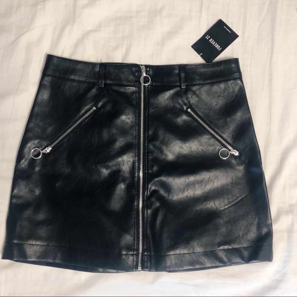 black skirt
